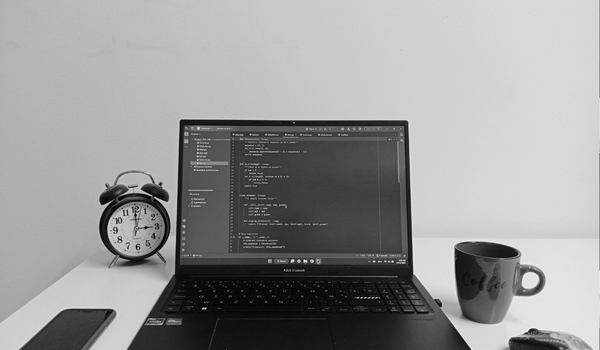 İşletmenize Özel Yazılım Çözümlerinin Teknik ve Stratejik Avantajları